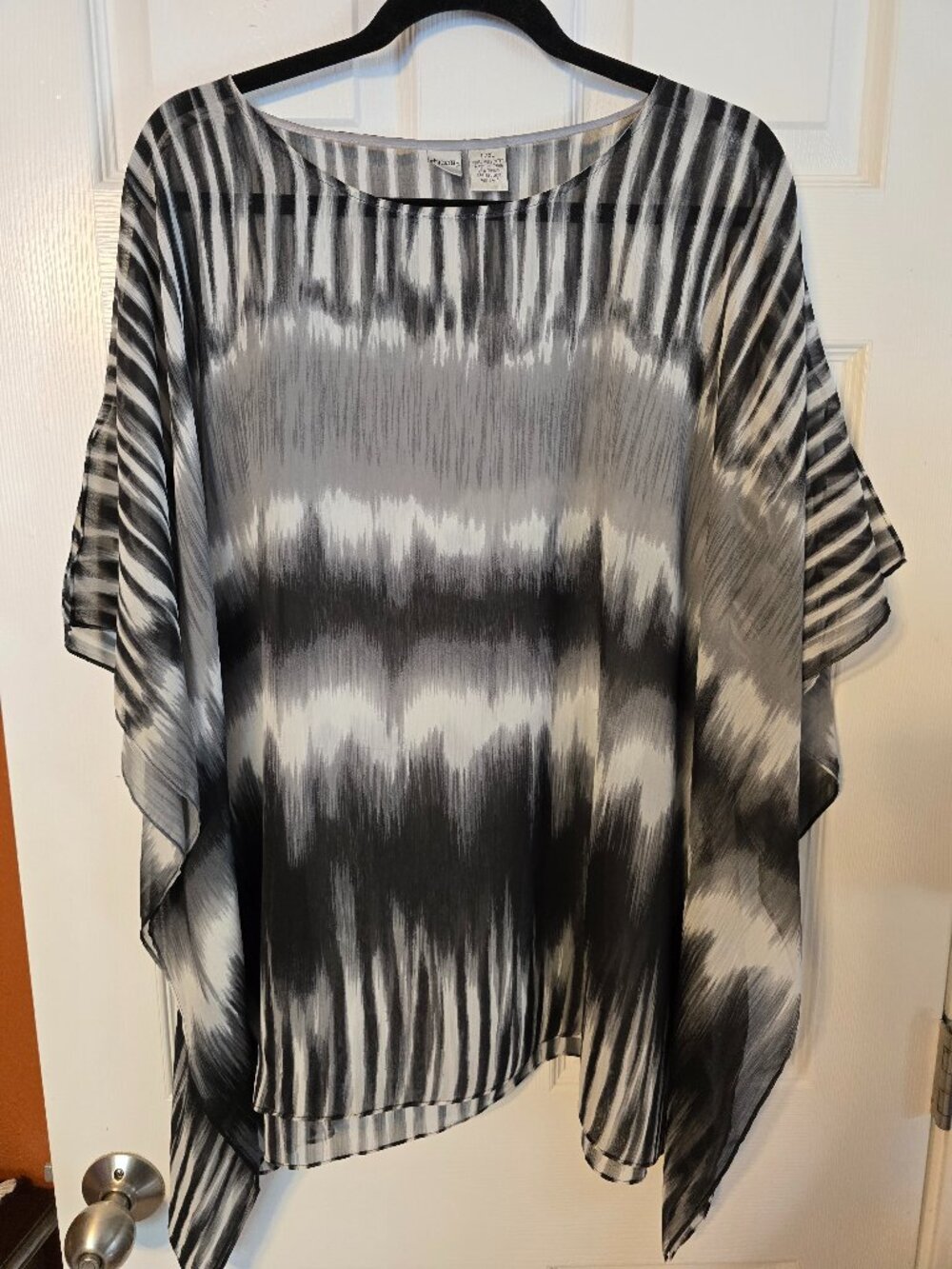 Chico's Black & Gray Animal Print Poncho Topper - EUC